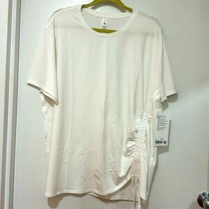 Lululemon T- shirt, brand new